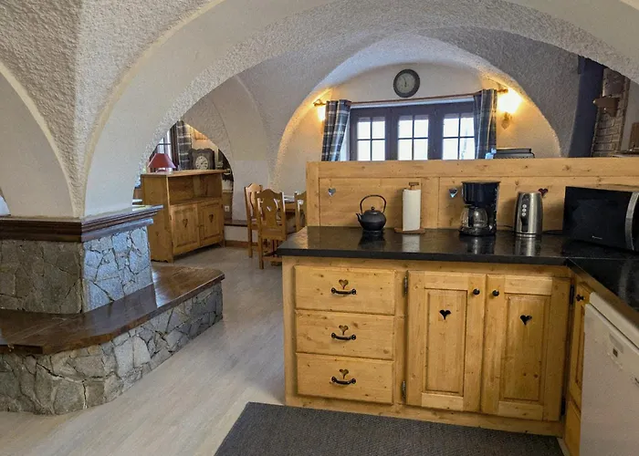 Atypique Avec Cheminee Et Parking Au Centre De Montalbert - Fr-1-755-46 Apartment *