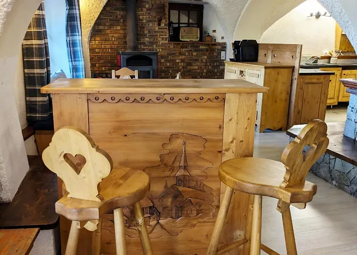 Atypique Avec Cheminee Et Parking Au Centre De Montalbert - Fr-1-755-46 Apartment La Plagne