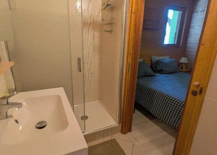 Atypique Avec Cheminee Et Parking Au Centre De Montalbert - Fr-1-755-46 Apartment *