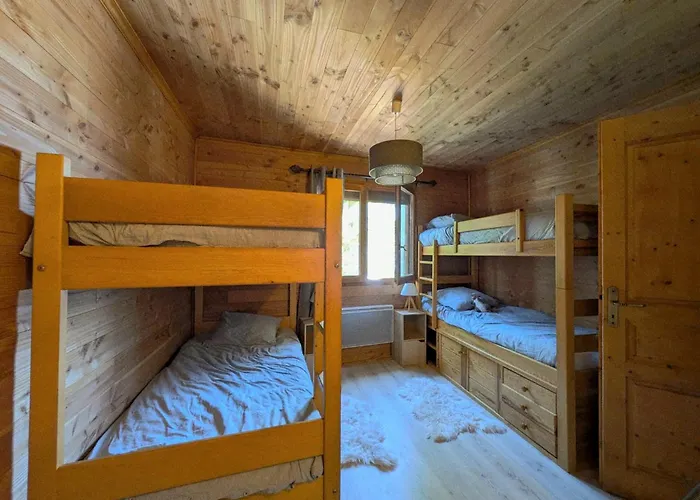 Atypique Avec Cheminee Et Parking Au Centre De Montalbert - Fr-1-755-46