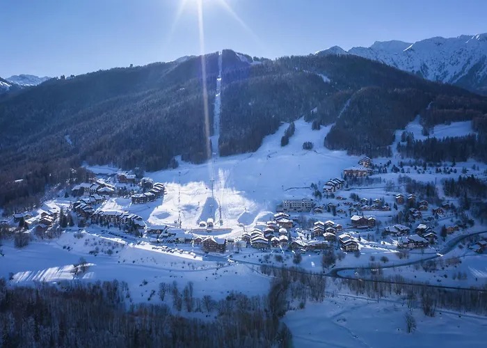 Atypique Avec Cheminee Et Parking Au Centre De Montalbert - Fr-1-755-46 *